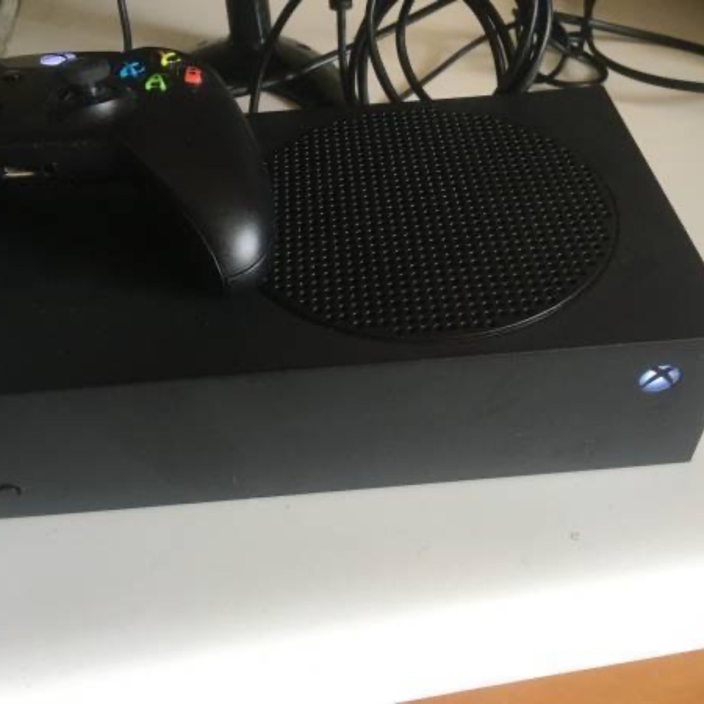 Microsoft Xbox series s - Picture 1 of 7